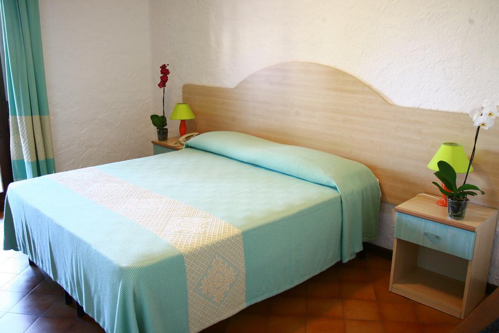 ROOM, DOUBLE BED, GARDEN VIEW