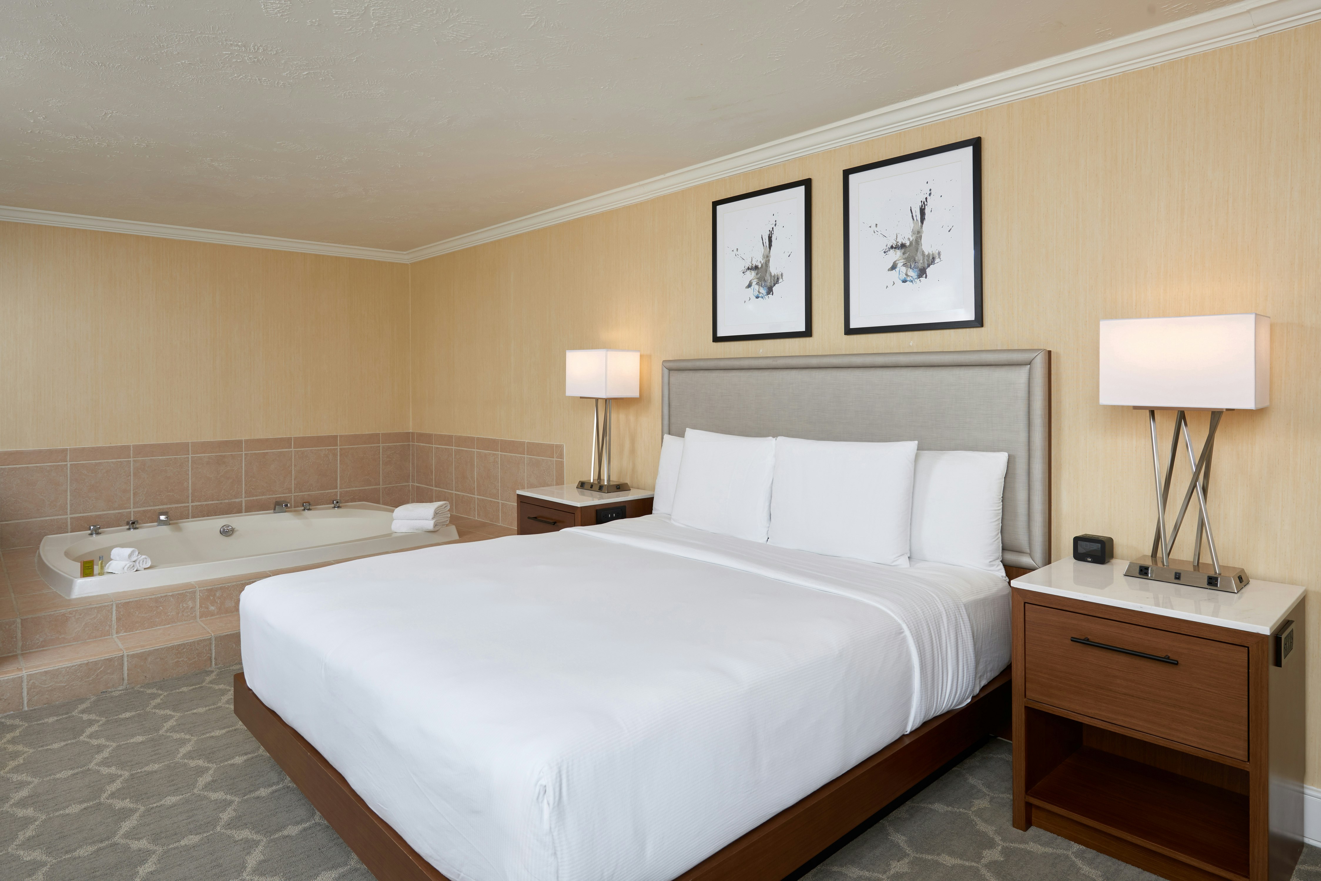 Bi Level, Suite, King Bed