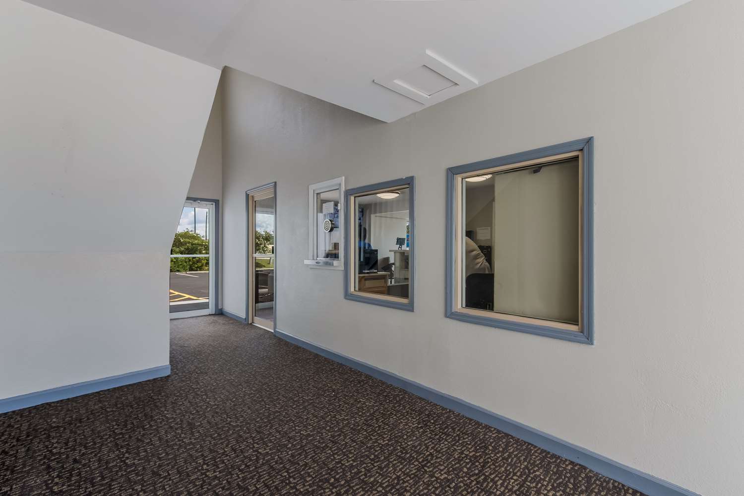 Econo Lodge Cherry Point 24/43
