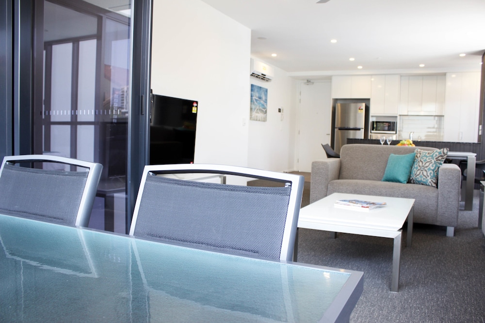 Synergy Broadbeach 36/52