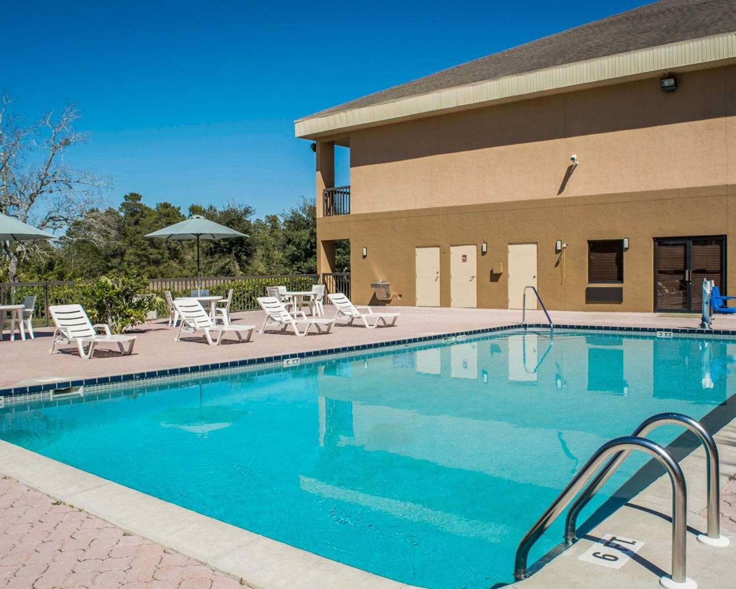 Quality Inn Weeki Wachee - Spring Hill 23/52