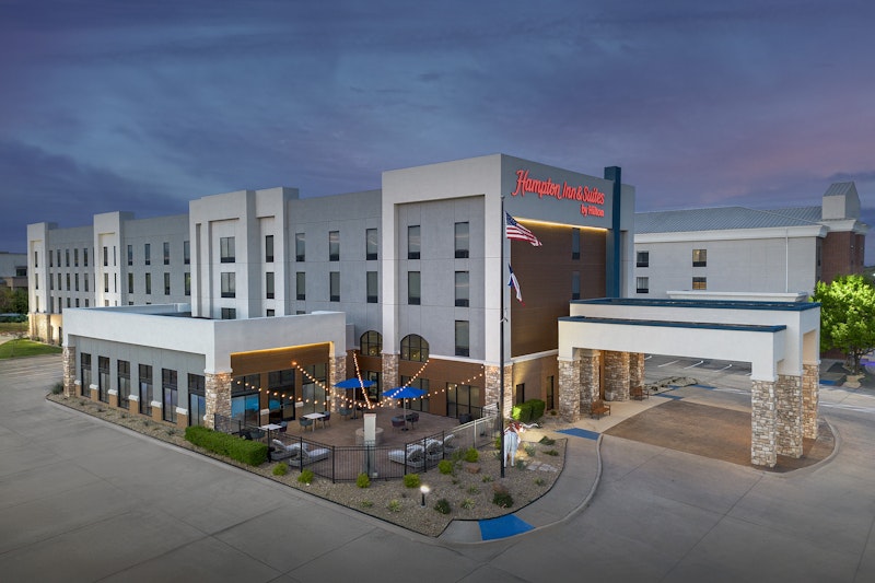 Hampton Inn And Suites Dallas Dfw Airport W Sh 183 Hurst 44/45