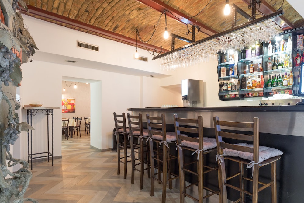 Capital Hotel Garni 42/55