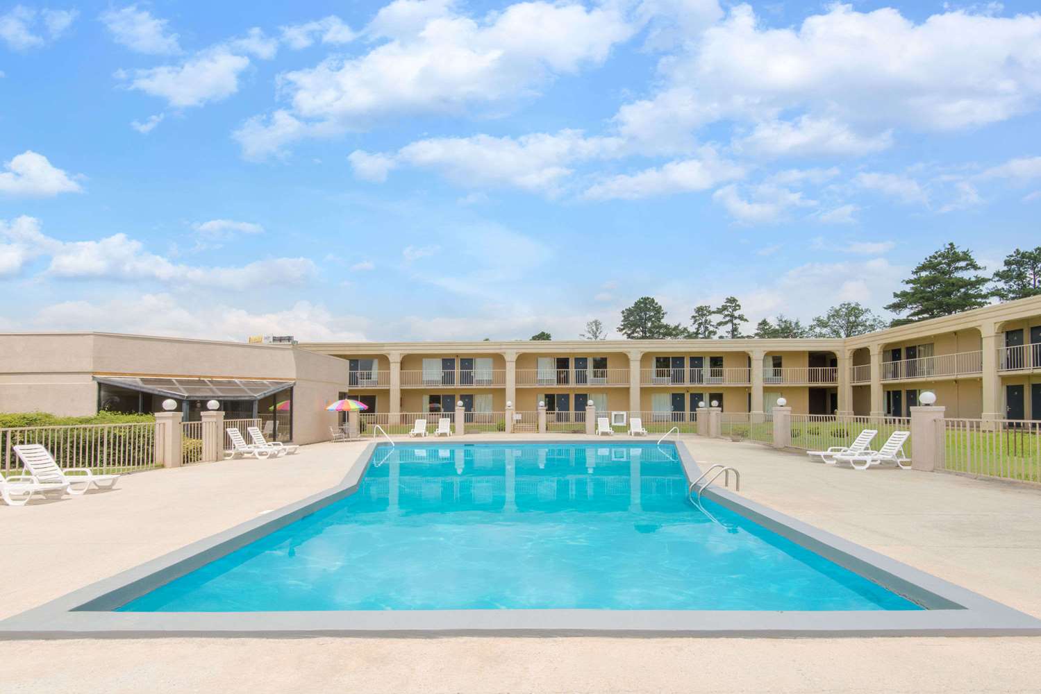 Hampton Inn by Hilton Clanton 6/8