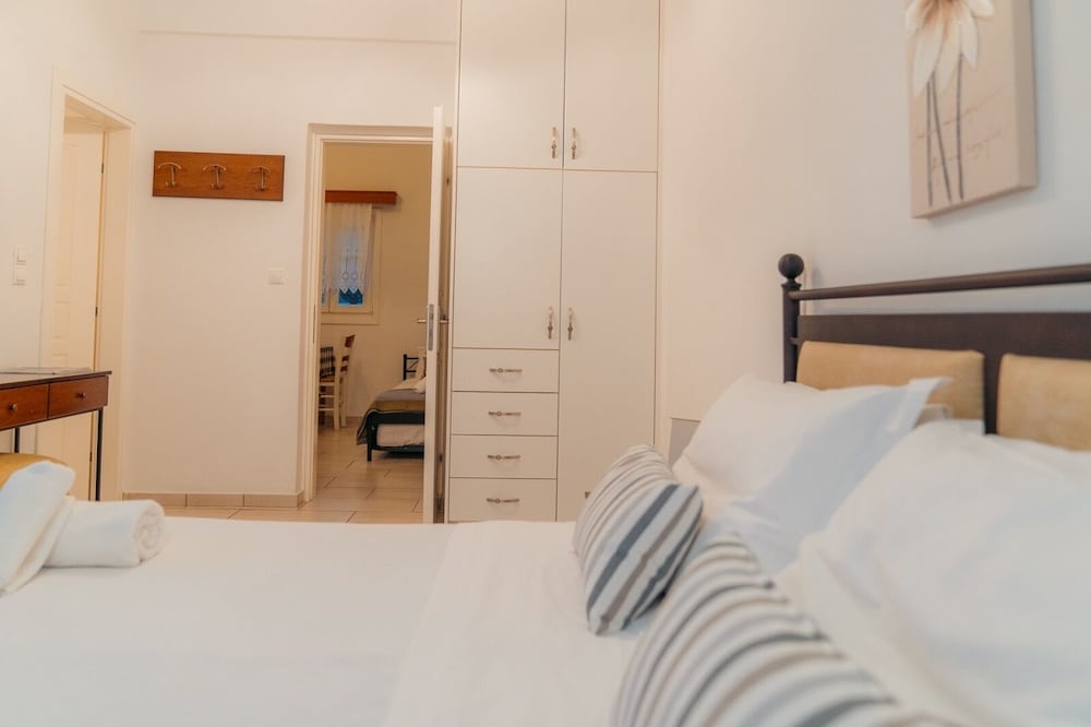 Rooms & Apartments Archontou 14/50