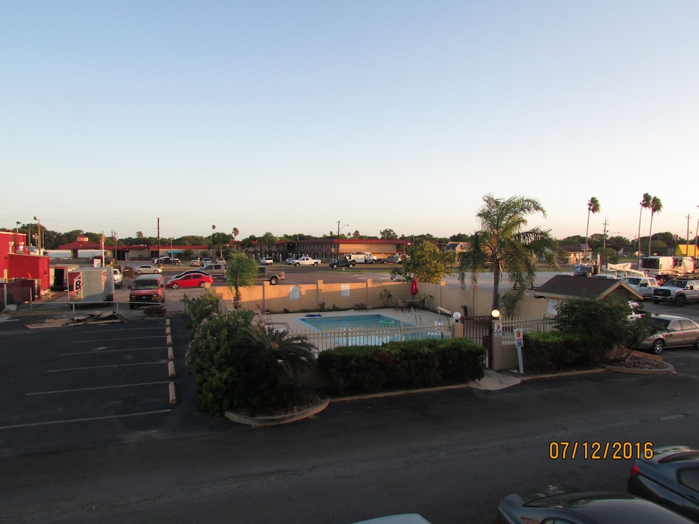 Super 8 By Wyndham Kingsville 42/47