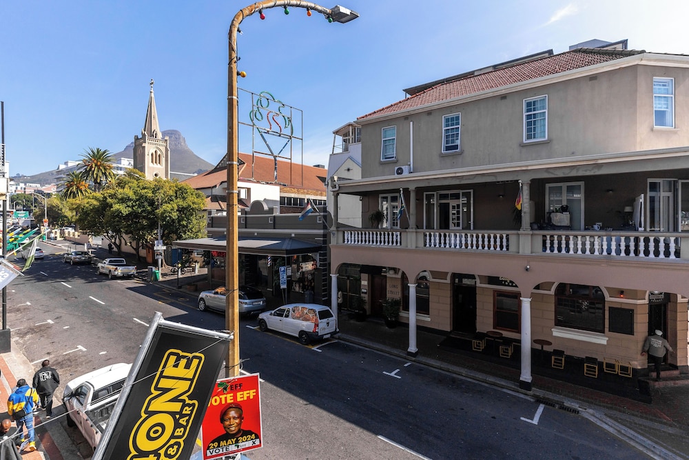 Long Street Boutique Hotel 66/71