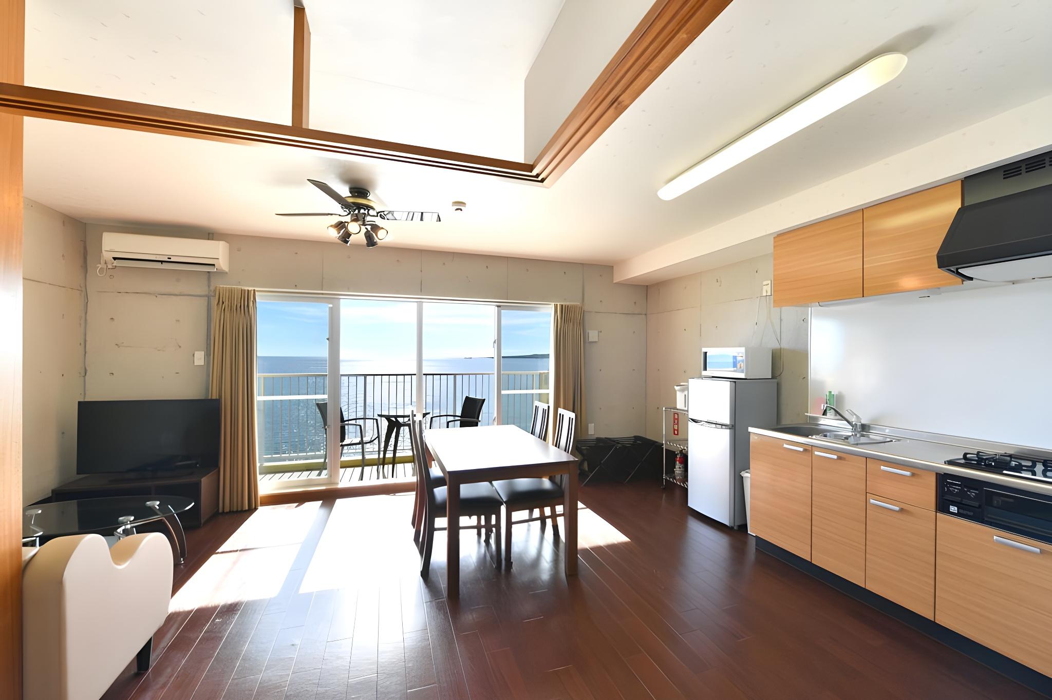 2 Bedrooms, Standard, Ocean View, Living Area