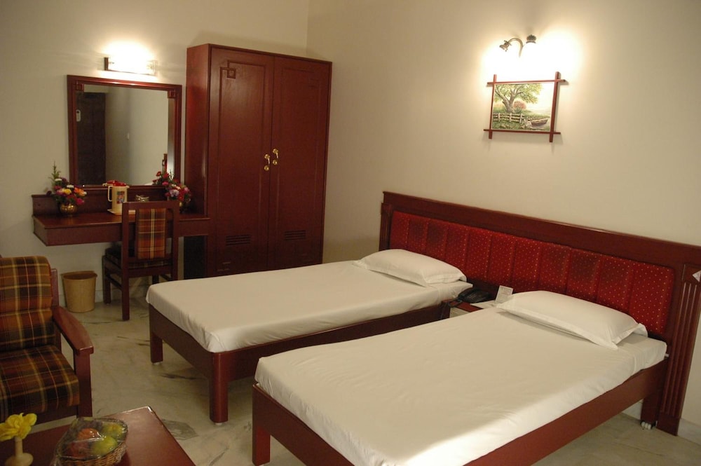 Hotel Gnanam 26/49