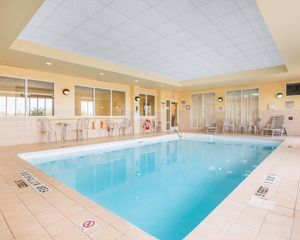 Comfort Inn Sturgeon Falls 4/40