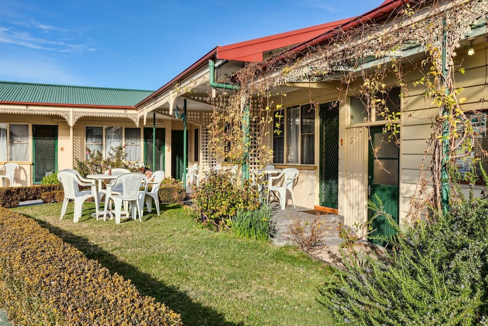 Wintersun Gardens Motel 25/28
