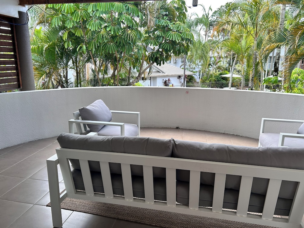 Bay Of Palms 3/50