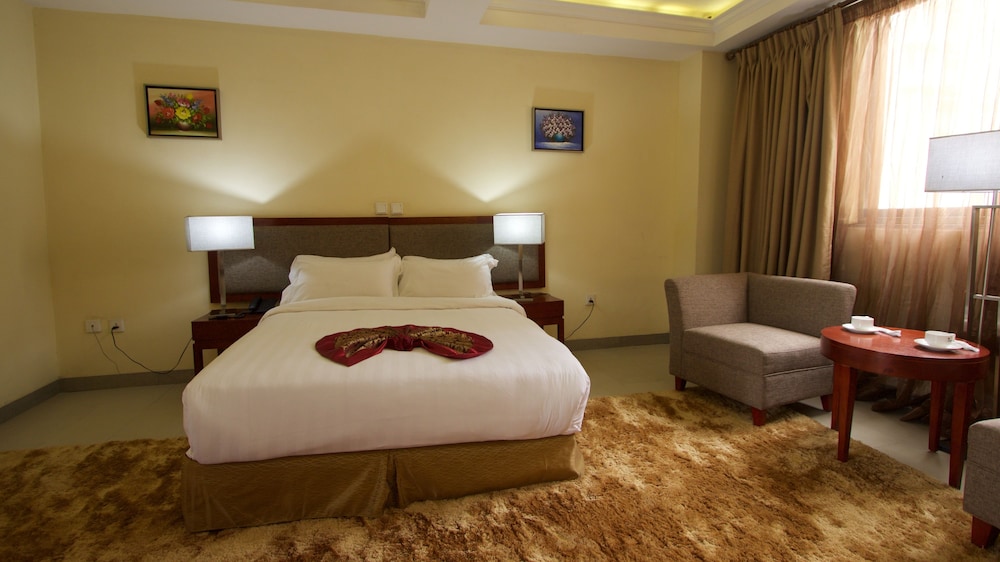 THE MOSAIC HOTEL 12/37