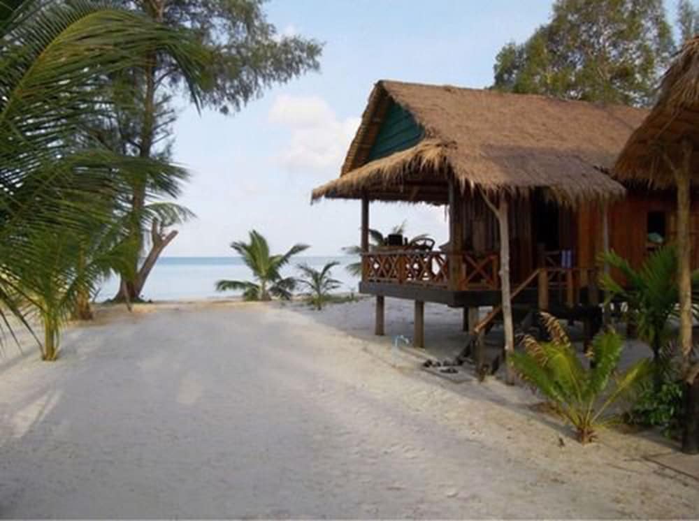 Palm Beach Bungalow Resort 8/66