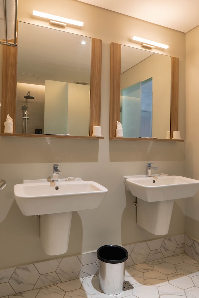 Primeway Suites Cebu 45/45
