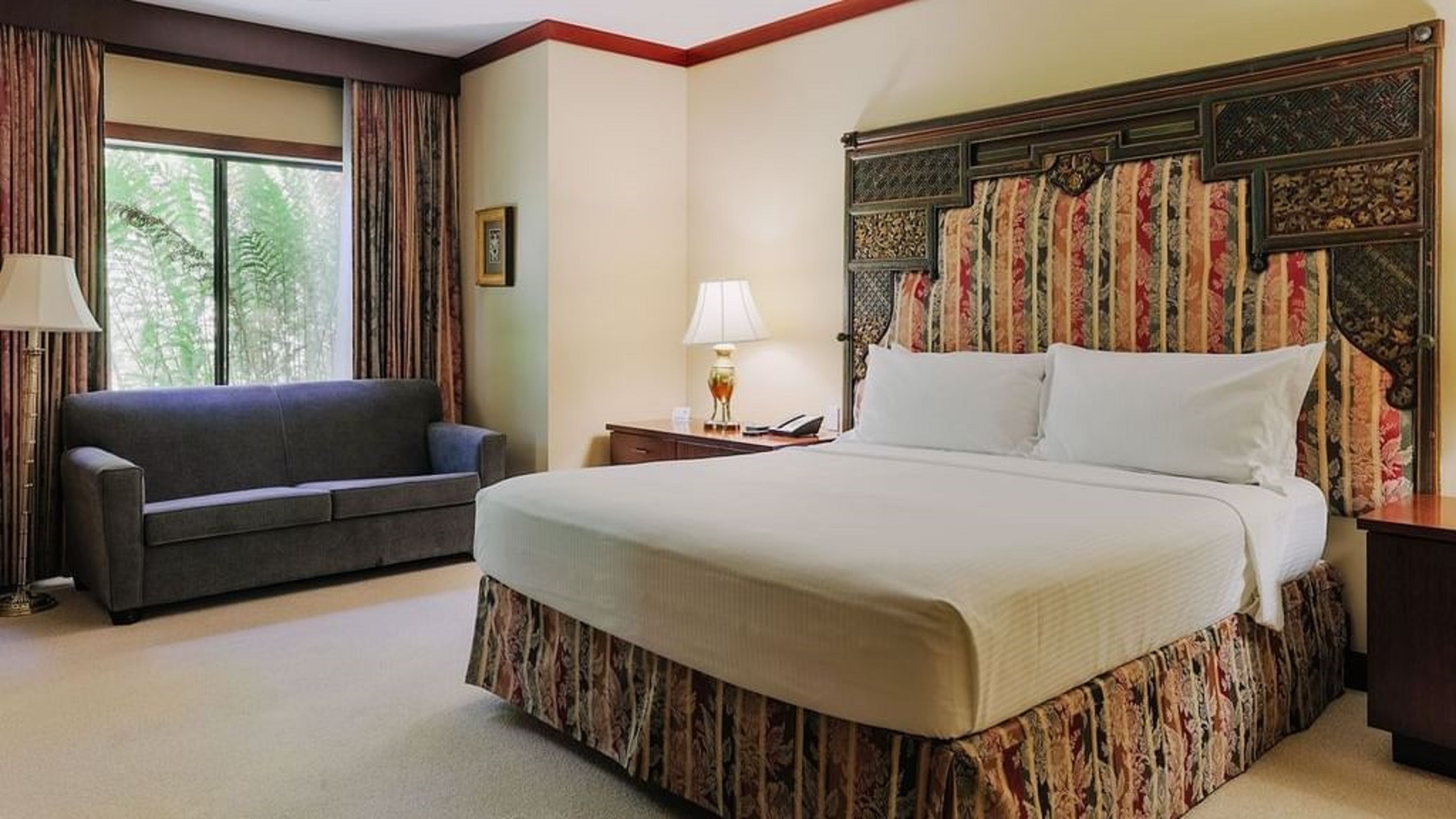 Signature, Fountain, King Bed