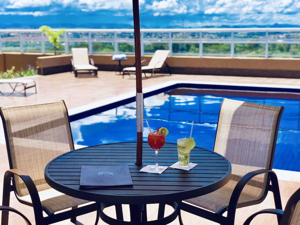 Lummina Hotel Mogi 34/50