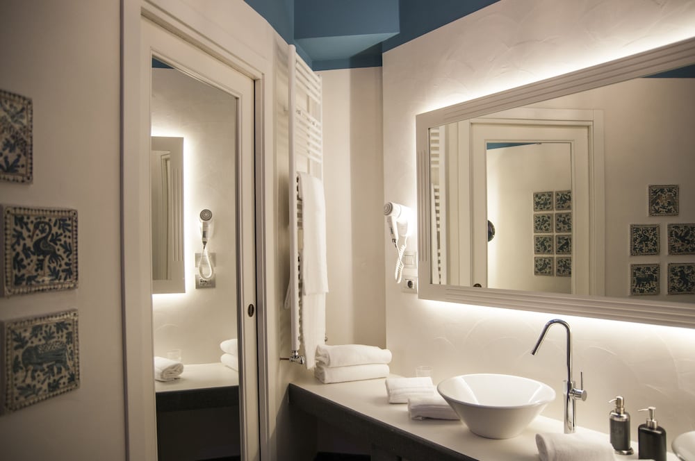 جناح ديلوكس بإطلالة على البحر بشرفة، Hotel Palladio 4/4