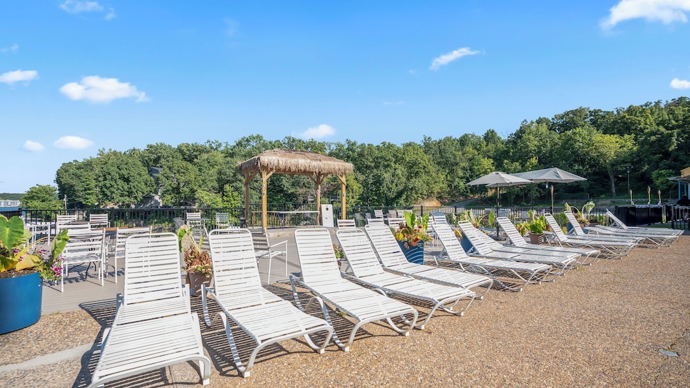 Inn at Grand Glaize 32/69