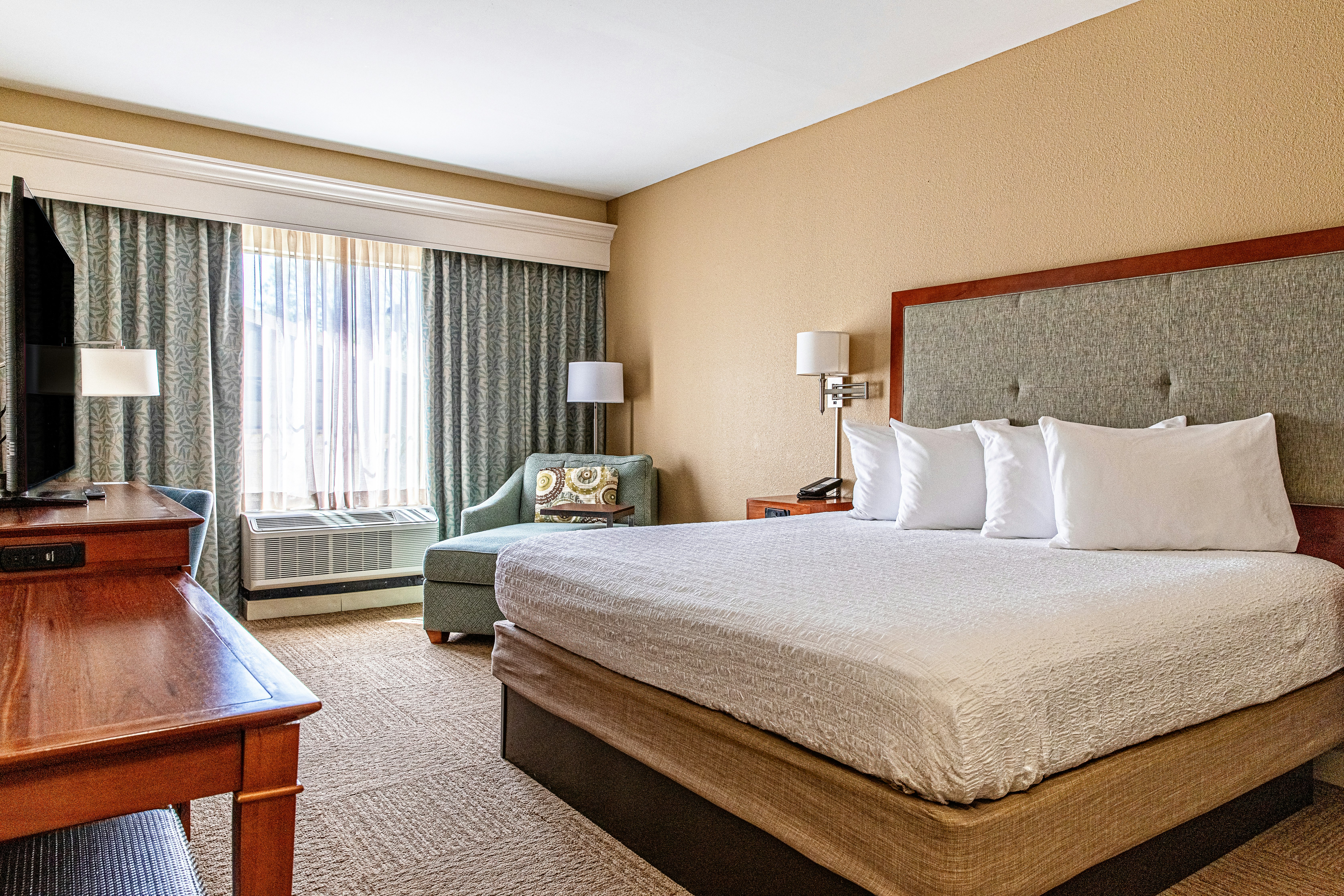 ROOM, KING BED