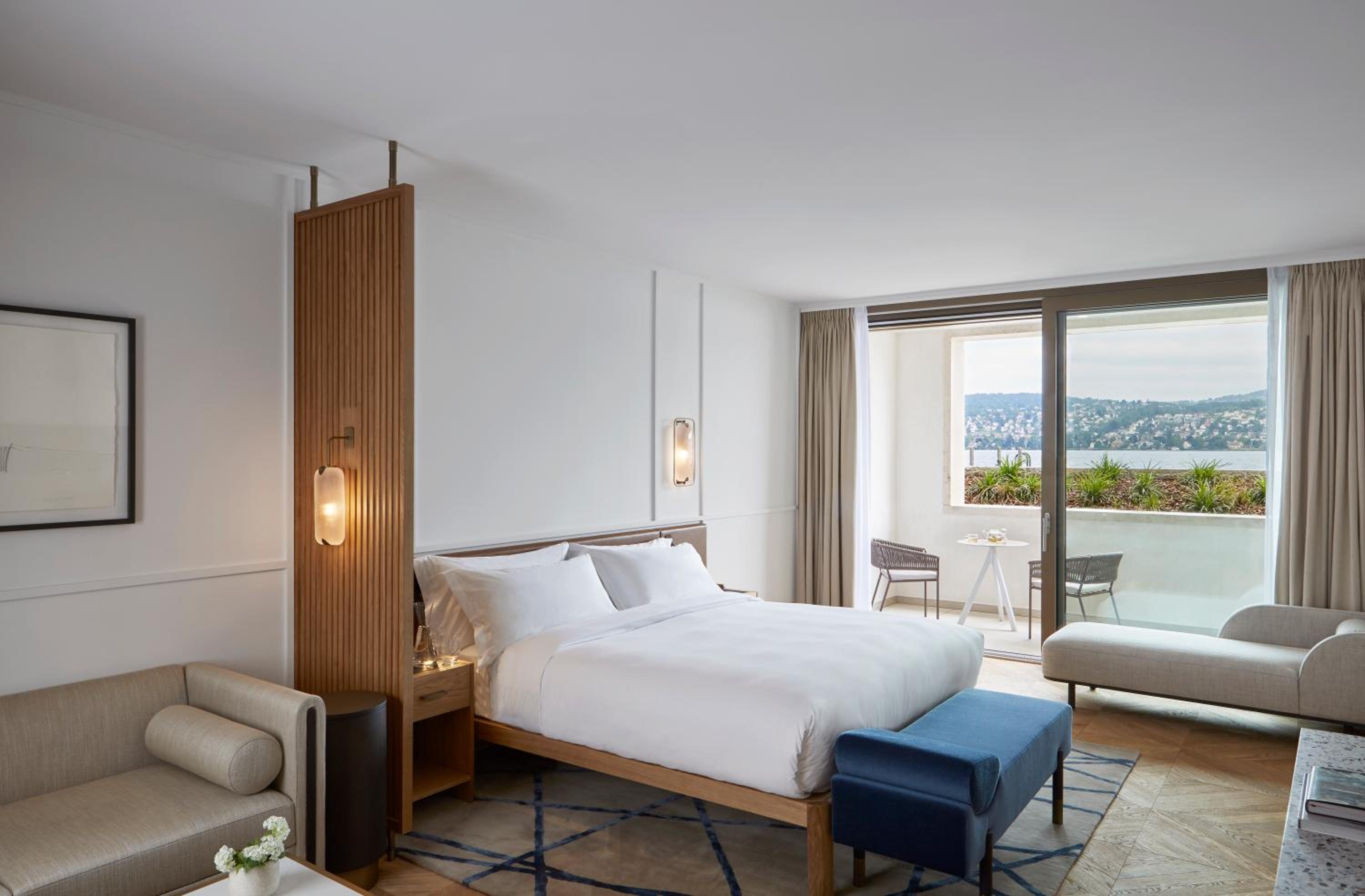 Deluxe, Studio, King Bed, Lake Floor