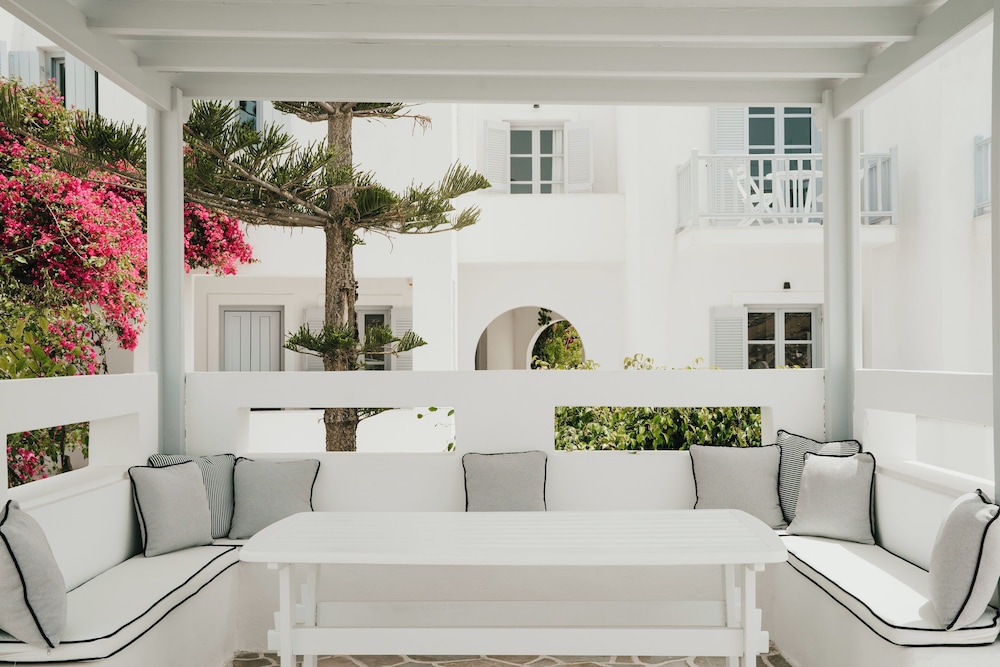 Sunrise Paros by Mr and Mrs White 14/38