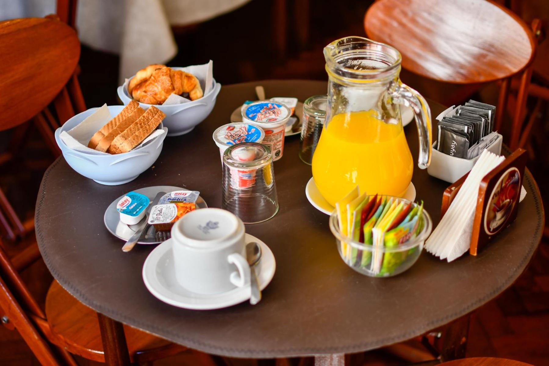 Hostal El Cerrito 30/34
