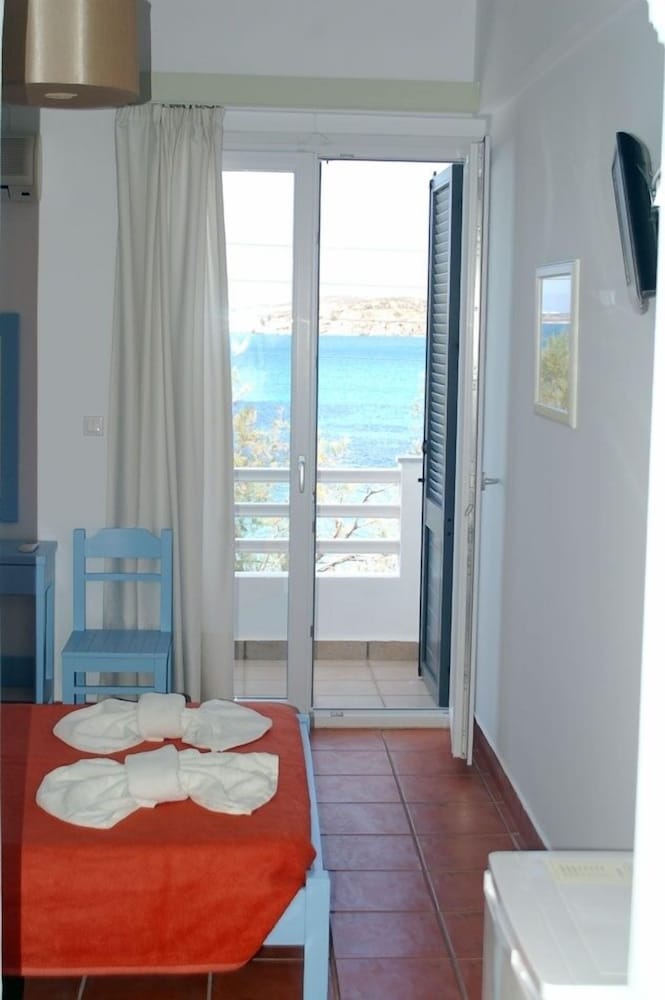 Paros Hotel 12/43