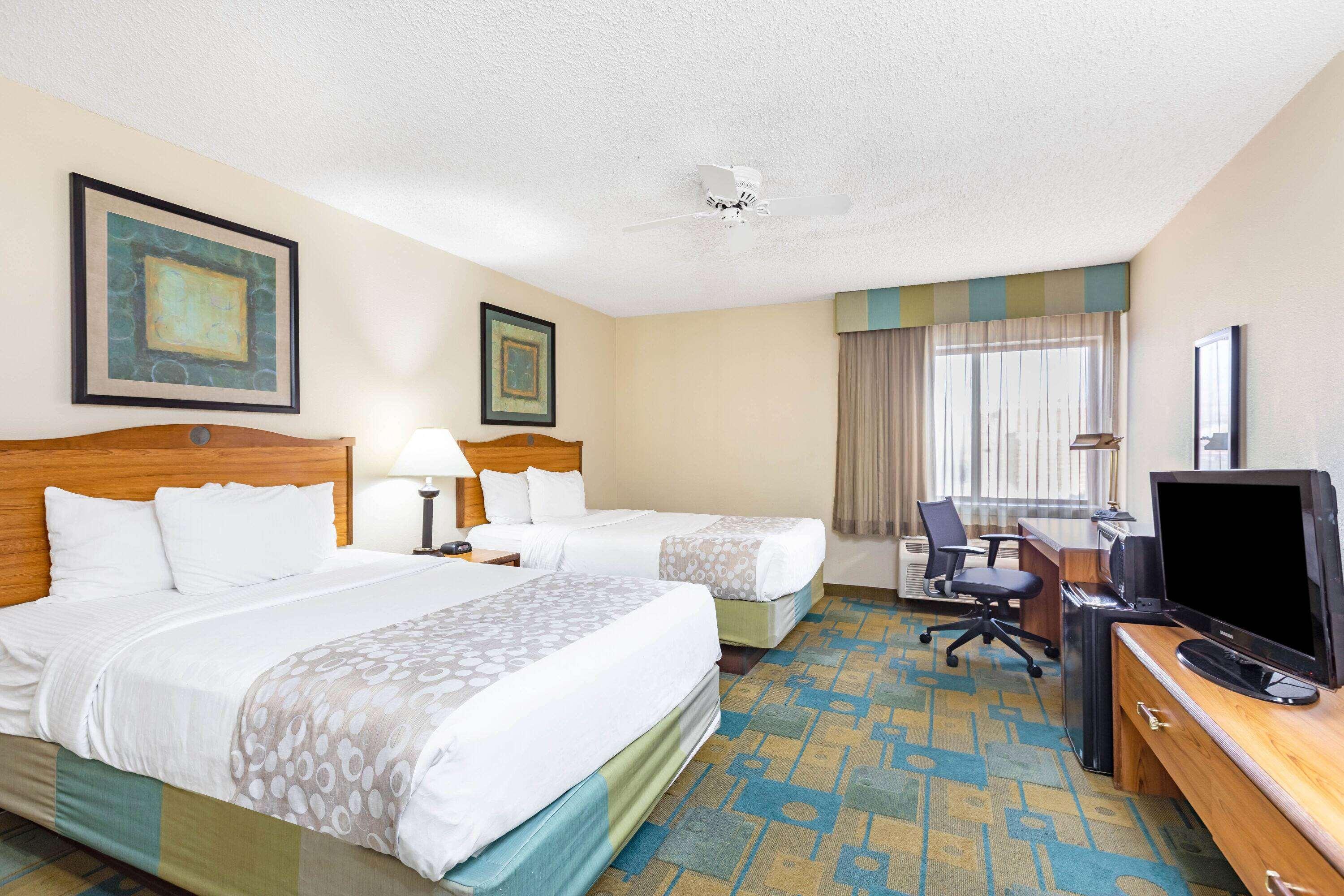 Deluxe, 2 Double Beds, Partial View