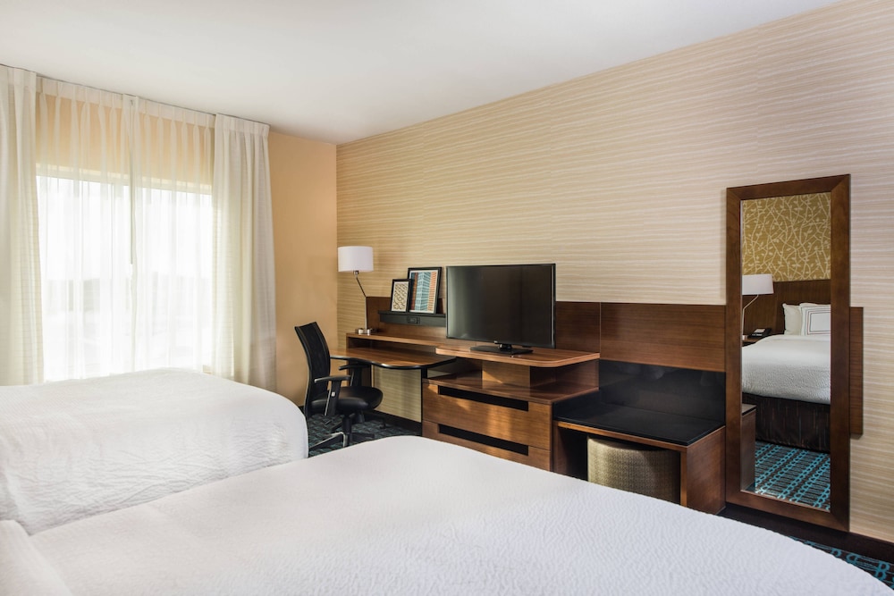 Fairfield Inn & Suites By Marriott Dayton 12/47