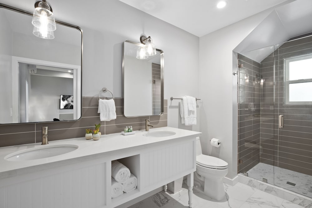 Suite, Multiple Beds