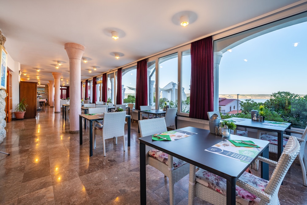 HOTEL VICKO 35/50
