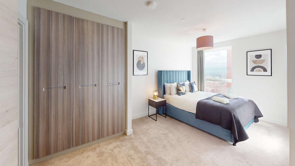 EXECUTIVE, APARTMENT