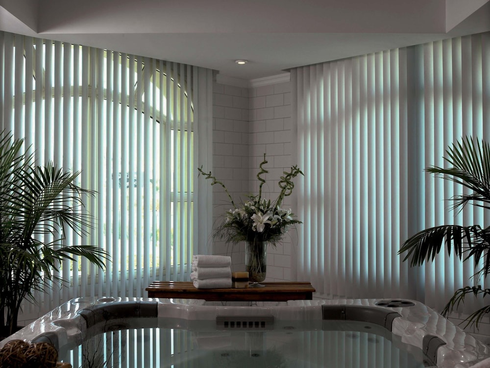 swimming pool spa