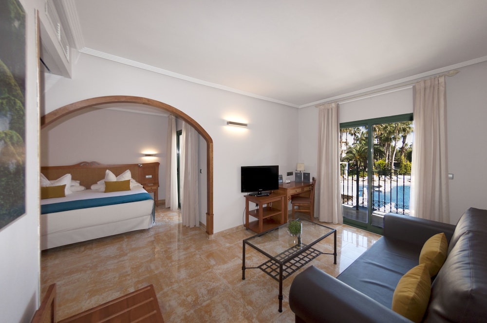 La Laguna Spa And Golf 54/66