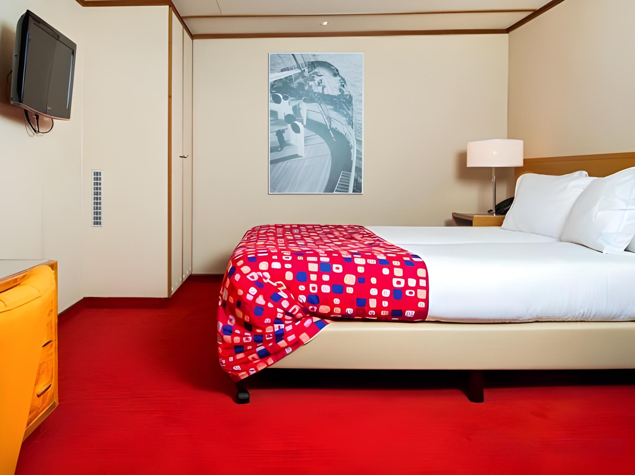 Room, Double Bed, No Window