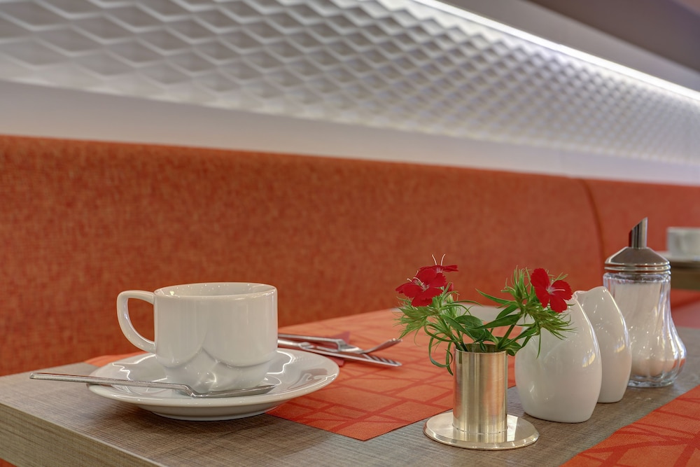 Kommerzhotel Koln 42/49