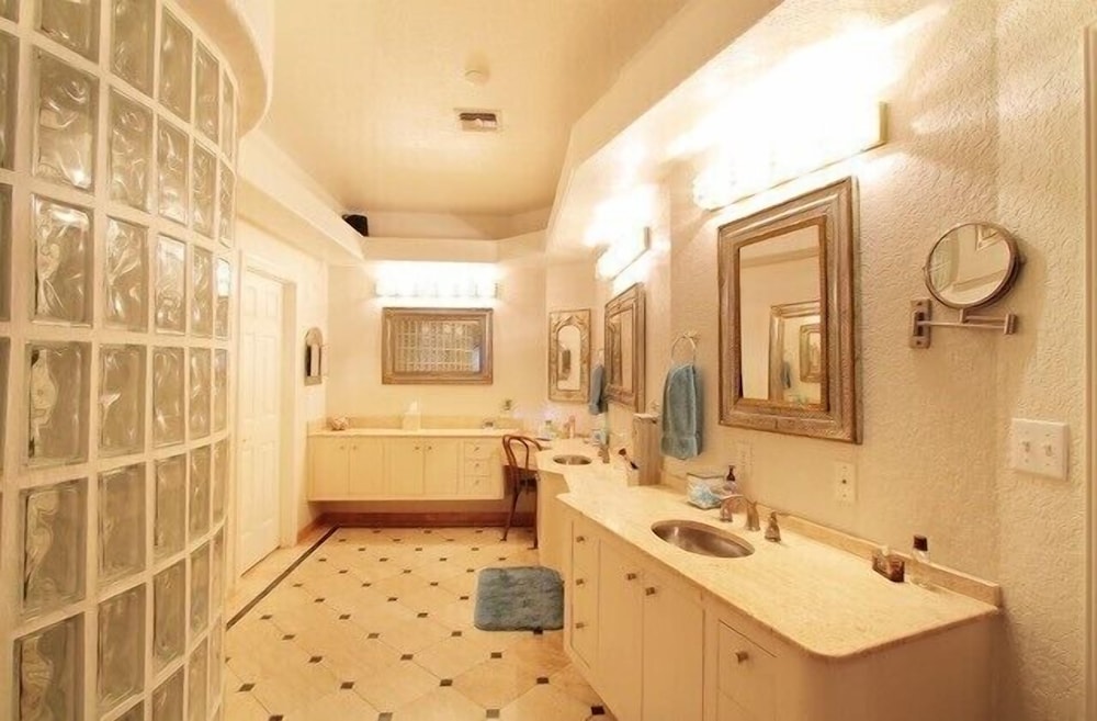 Live Oaks Bed and Breakfast 44/44