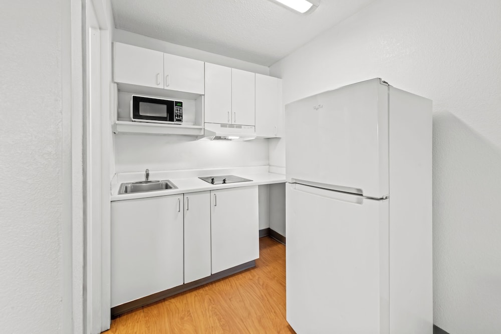 Birch Hill Suites Kansas City - Independence, Mo 15/24
