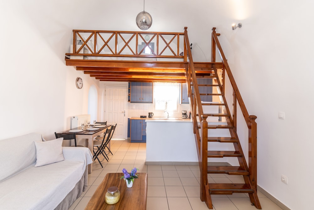 Ampelonas Executive Houses 24/47