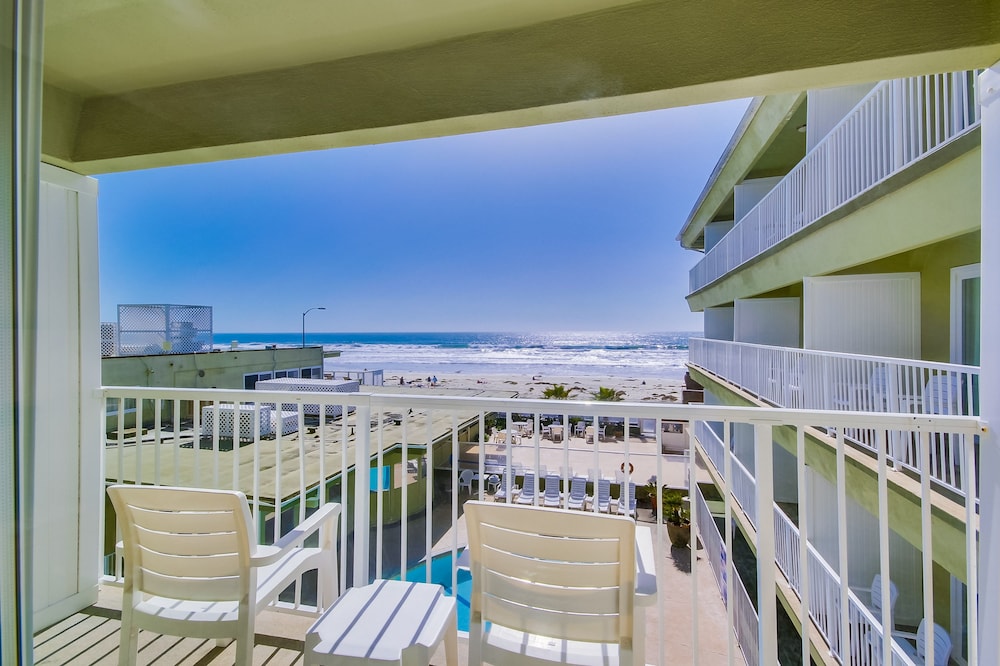 Surfer Beach Hotel 15/59
