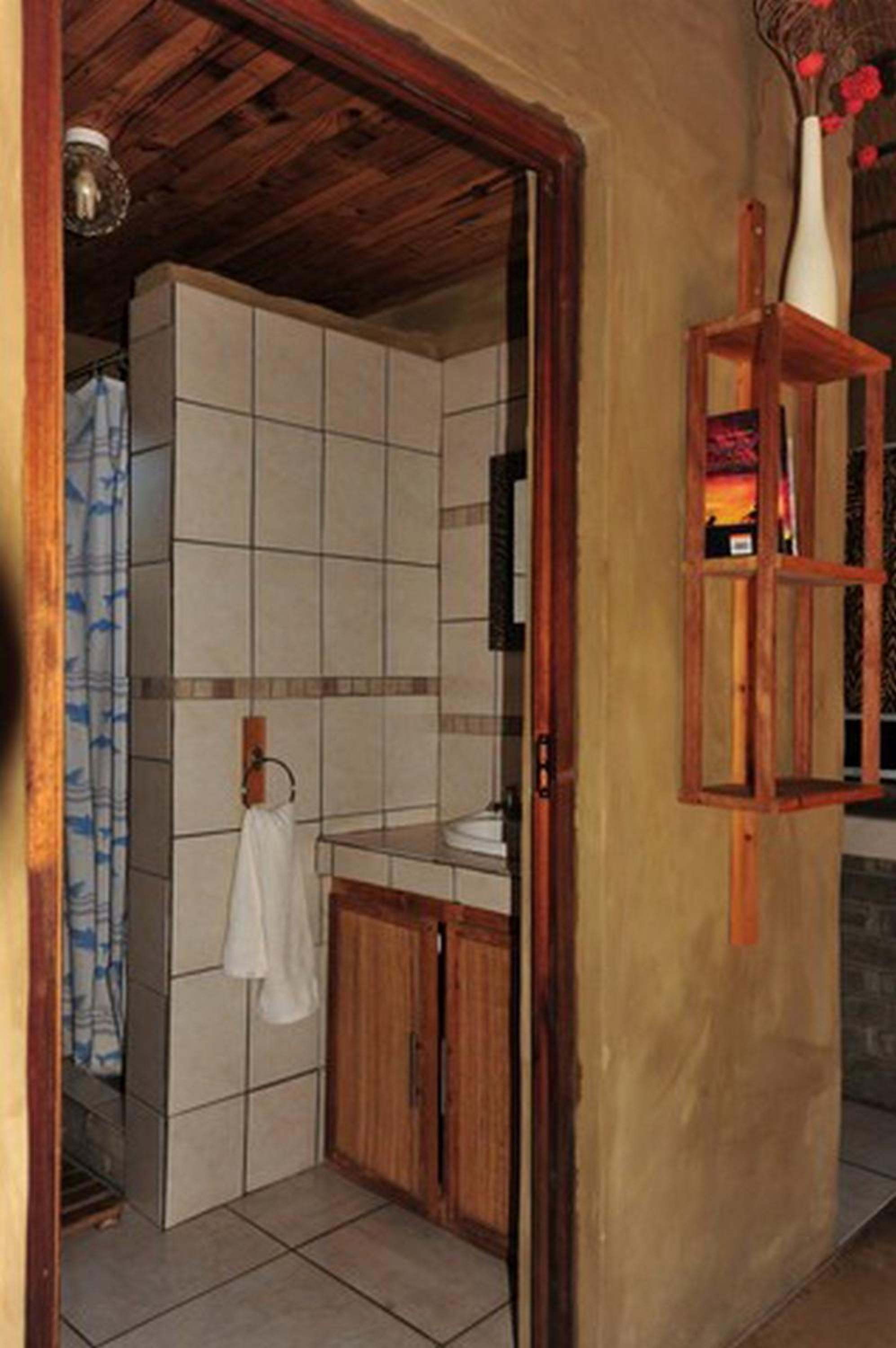 Tirton Dive Lodge 15/30