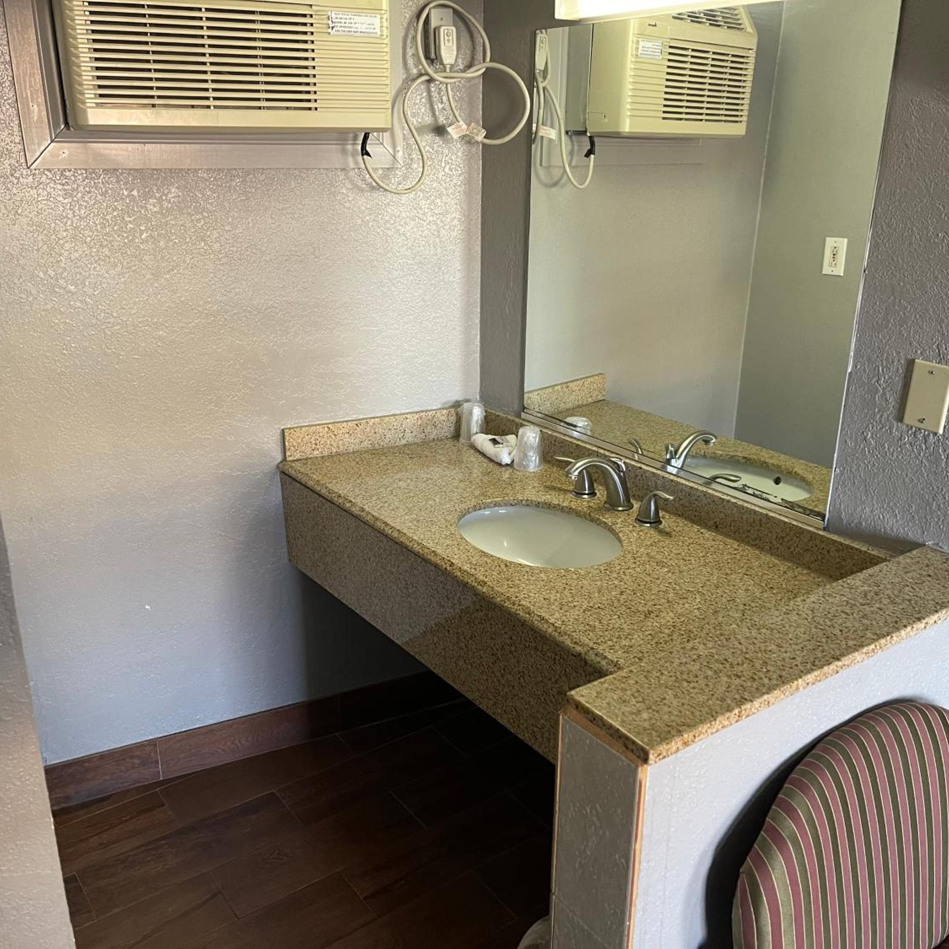 Sands Motel 26/28