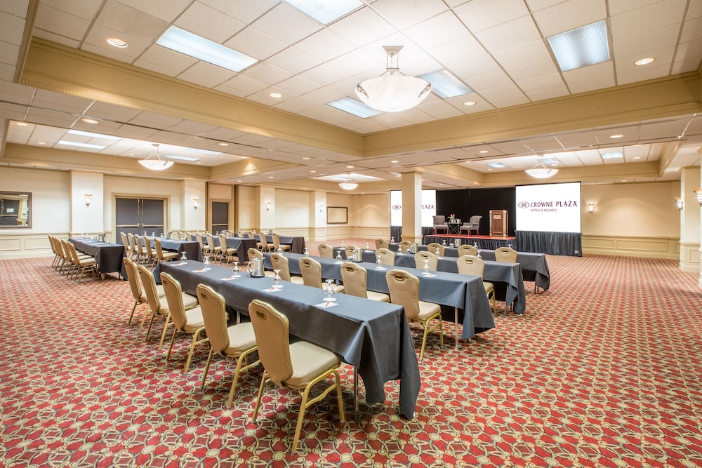 Crowne Plaza Cleveland Airport 53/60