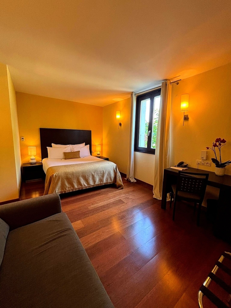 Hotel the Originals Le Jules Verne 13/70