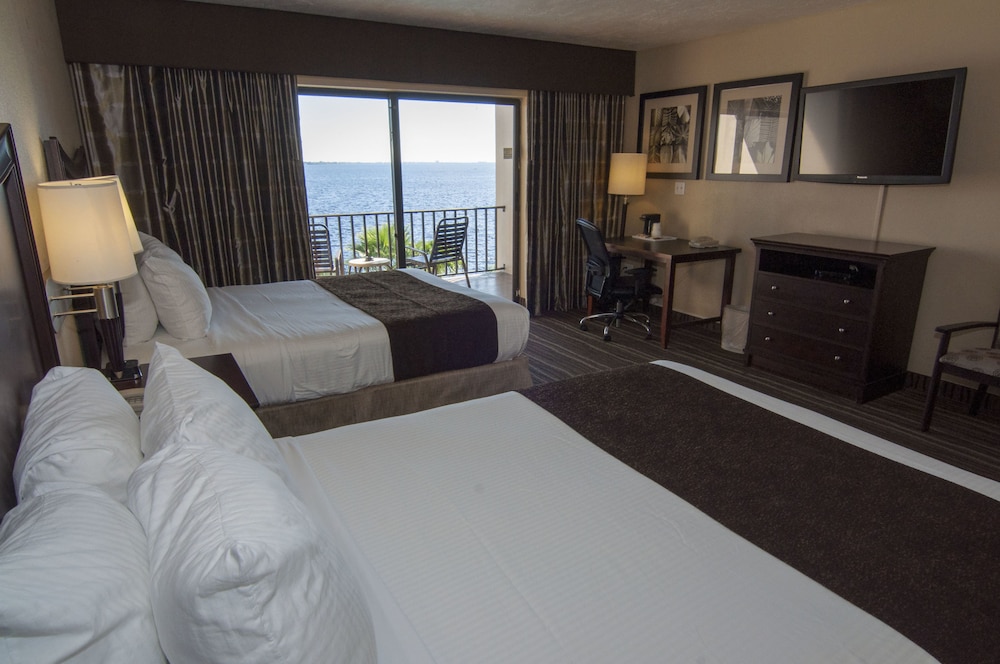 Best Western Fort Myers Waterfront 10/28