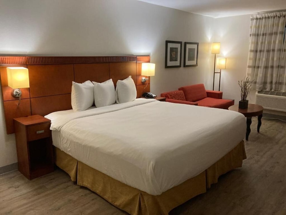ECONO LODGE AND SUITES(Orange - TX) 11/53