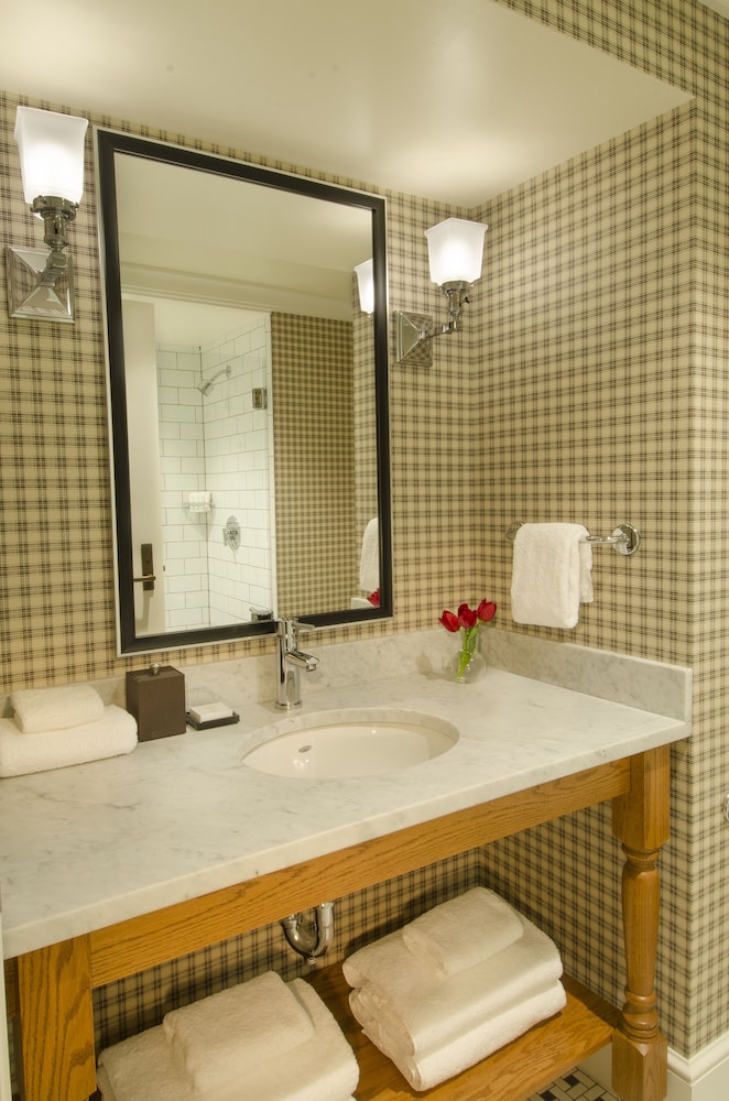 Essential, 2 Queen Beds، Kimpton Taconic Hotel 2/3