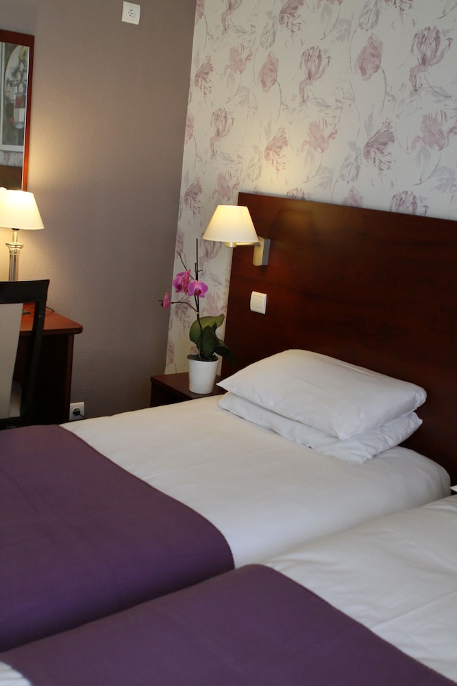 Alane Hotel 11/57