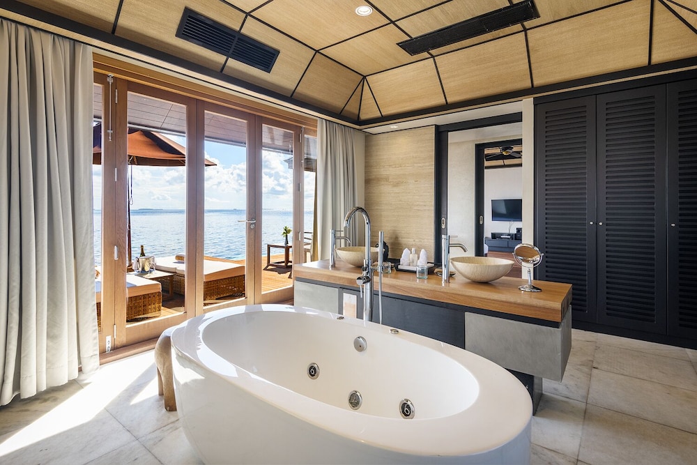 Lily Beach Resort & Spa - All Inclusive 124/126